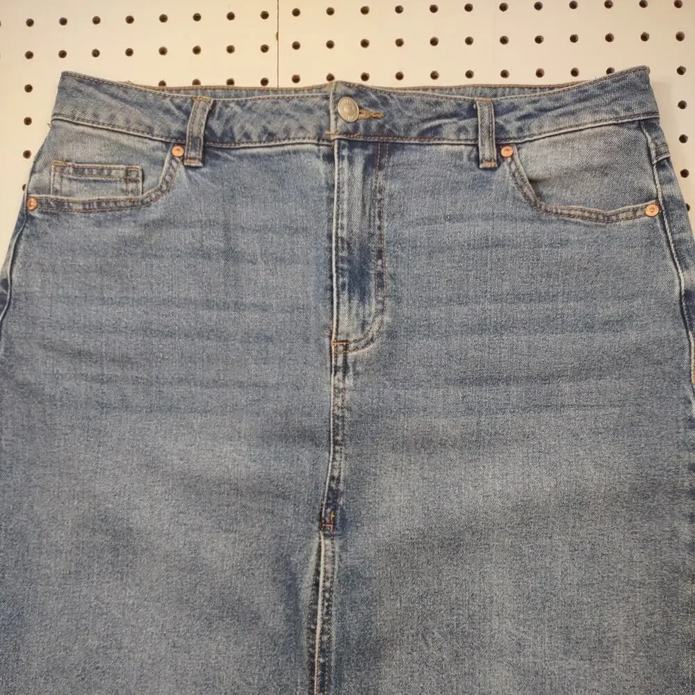 Almost Famous Maxi Jean Skirt with High Slit in Front, Size Medium - Picture 7 of 9